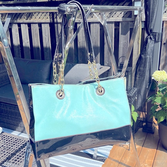 Gorgeous Anne Klein Purse, light turquoise with black patton gold Trim EUC - Picture 2 of 3